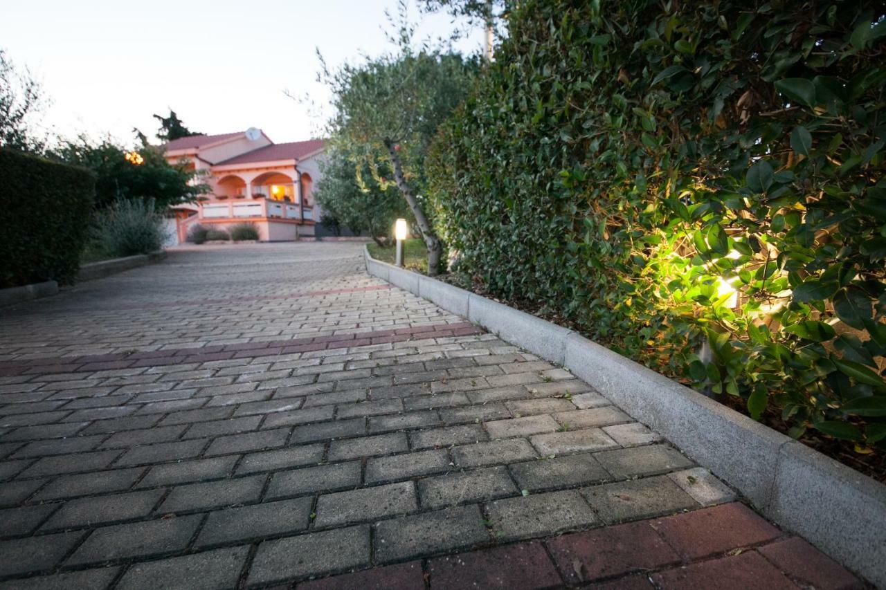 Holiday Home Antonio Dracevac Ninski Exterior photo